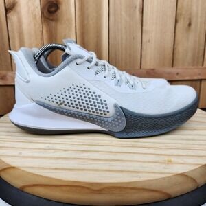 Nike Mamba Fury White Wolf Mens 8.5 Athletic Sneakers Shoes Trainers
